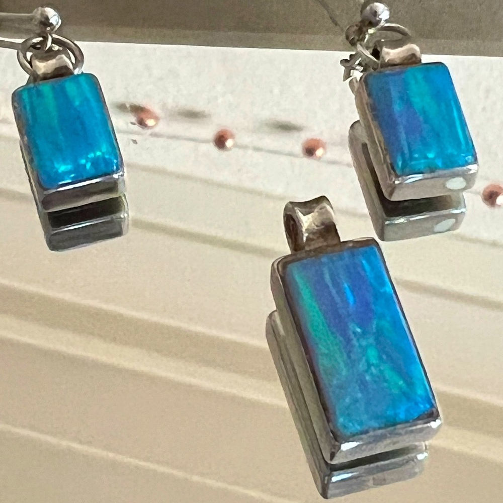 Sterling silver earrings & necklace pendant